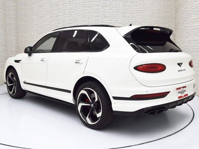 2023 Bentley BENTAYGA photo 2