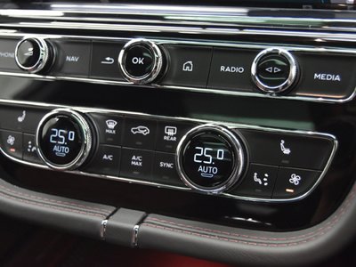 صورة مصغرة 22 لـ 2023 Bentley BENTAYGA