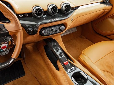 صورة مصغرة 32 لـ 2013 FERRARI F12 BERLINETTA