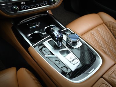 BMW 7 SERIES - 9