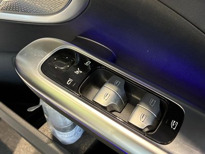 2025 Mercedes-BENZ C-CLASS — миниатюра 21