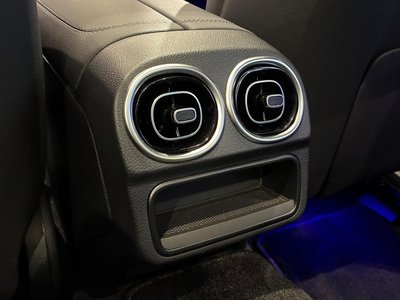 2025 Mercedes-BENZ C-CLASS — миниатюра 31
