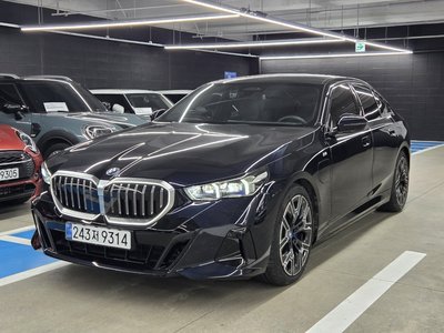 BMW 5 SERIES