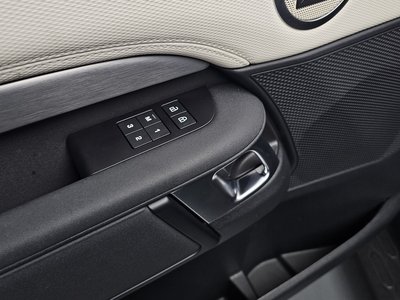 2023 LAND Rover DISCOVERY thumbnail 36