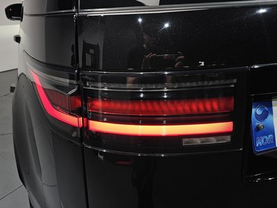2023 LAND Rover DISCOVERY photo 10