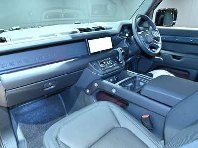 2024 LAND Rover DEFENDER photo 9