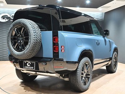 2024 LAND Rover DEFENDER photo 2