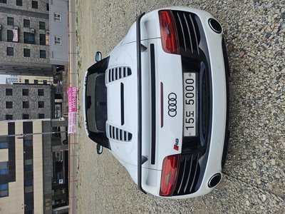 AUDI R8 - 4