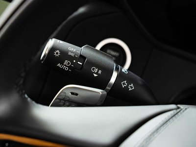 2025 LAND Rover RANGE ROVER VELAR — миниатюра 40