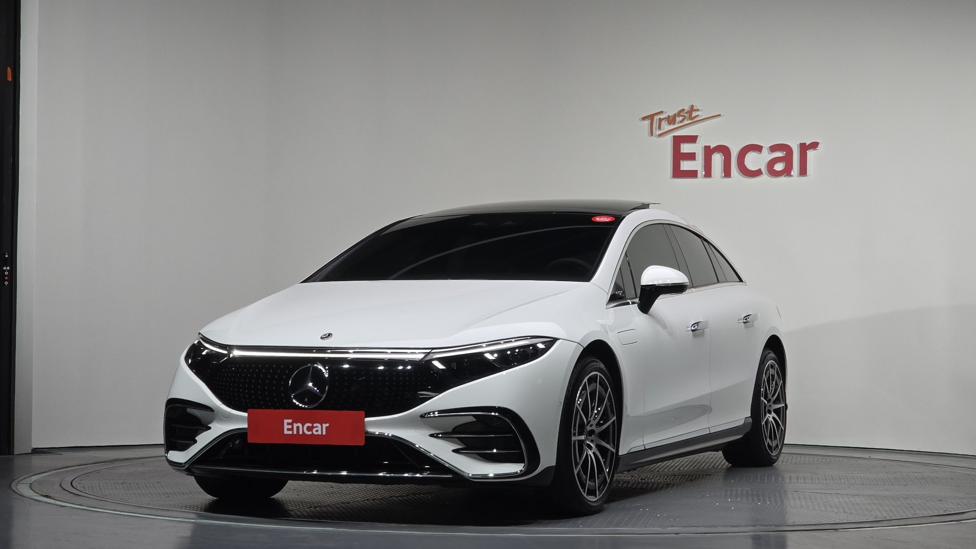 MERCEDES-BENZ EQS - View 1