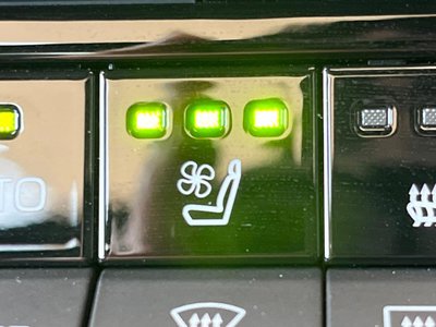 TOYOTA CROWN CROSSOVER - 8