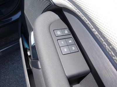 2025 LAND Rover DISCOVERY thumbnail 15