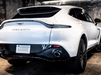 ASTON MARTIN DBX - 4