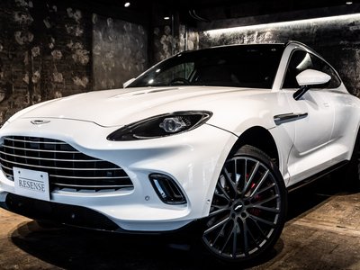 ASTON MARTIN DBX - 8
