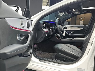 MERCEDES-BENZ E-CLASS - 10