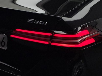 2025 BMW 5 SERIES photo 10