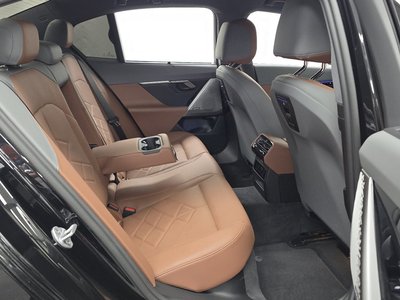 2025 BMW 5 SERIES thumbnail 18