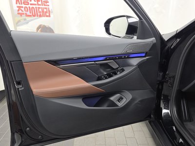 2025 BMW 5 SERIES thumbnail 14