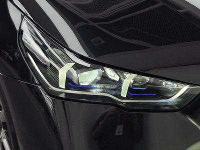 2025 BMW 5 SERIES photo 9