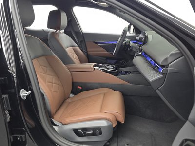 2025 BMW 5 SERIES thumbnail 17