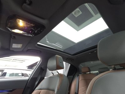 2025 BMW 5 SERIES thumbnail 24