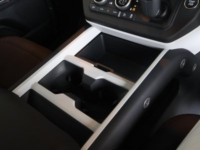 صورة مصغرة 37 لـ 2025 LAND Rover DEFENDER