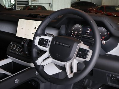 صورة 8 لـ 2025 LAND Rover DEFENDER