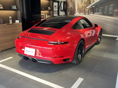 PORSCHE 911 - 4