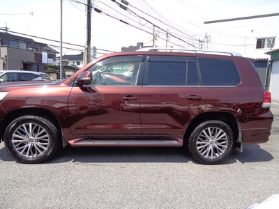 TOYOTA LAND CRUISER 200 - 8
