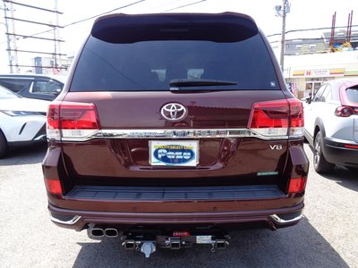 TOYOTA LAND CRUISER 200 - 6