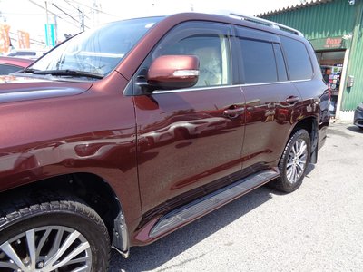 TOYOTA LAND CRUISER 200 - 9