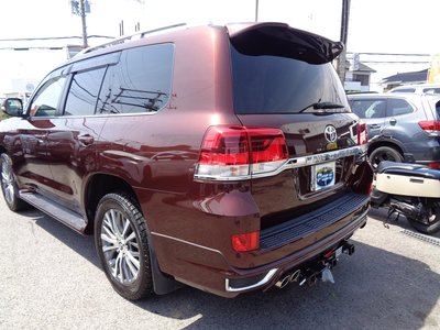 TOYOTA LAND CRUISER 200 - 7