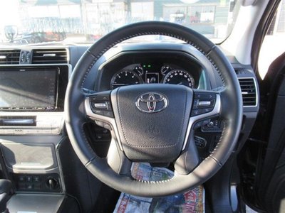 TOYOTA LAND CRUISER - 7