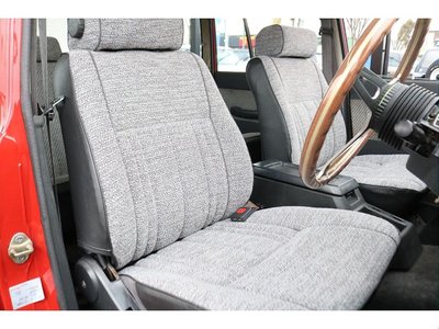 TOYOTA LAND CRUISER 60 - 9