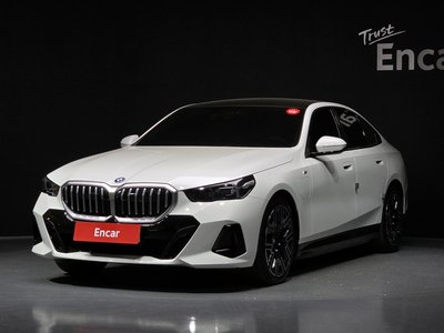 BMW 5 SERIES - 1