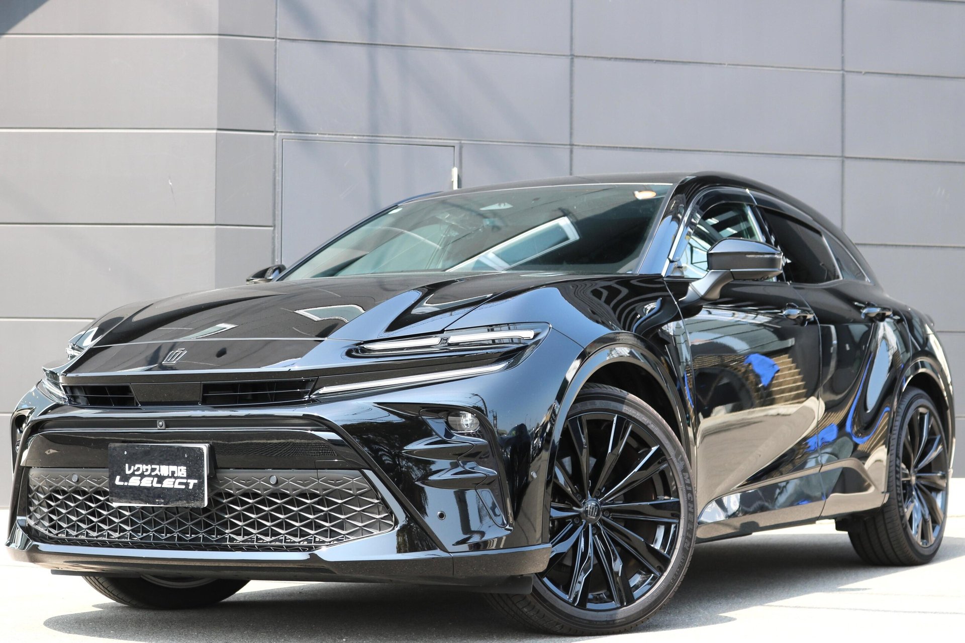 TOYOTA CROWN SPORT - View 1