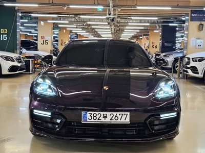 PORSCHE PANAMERA - 1