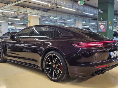 PORSCHE PANAMERA - 3