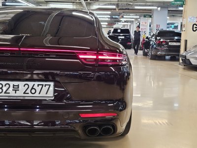 PORSCHE PANAMERA - 6