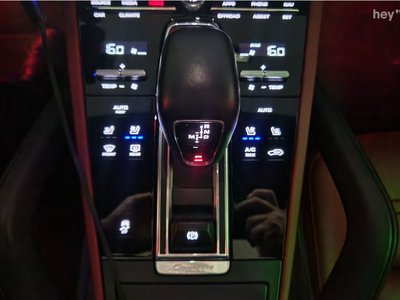 PORSCHE CAYENNE - 9