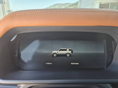 LAND ROVER DEFENDER - 7