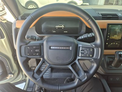 LAND ROVER DEFENDER - 3