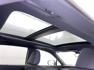 صورة 3 لـ 2025 Lexus RX