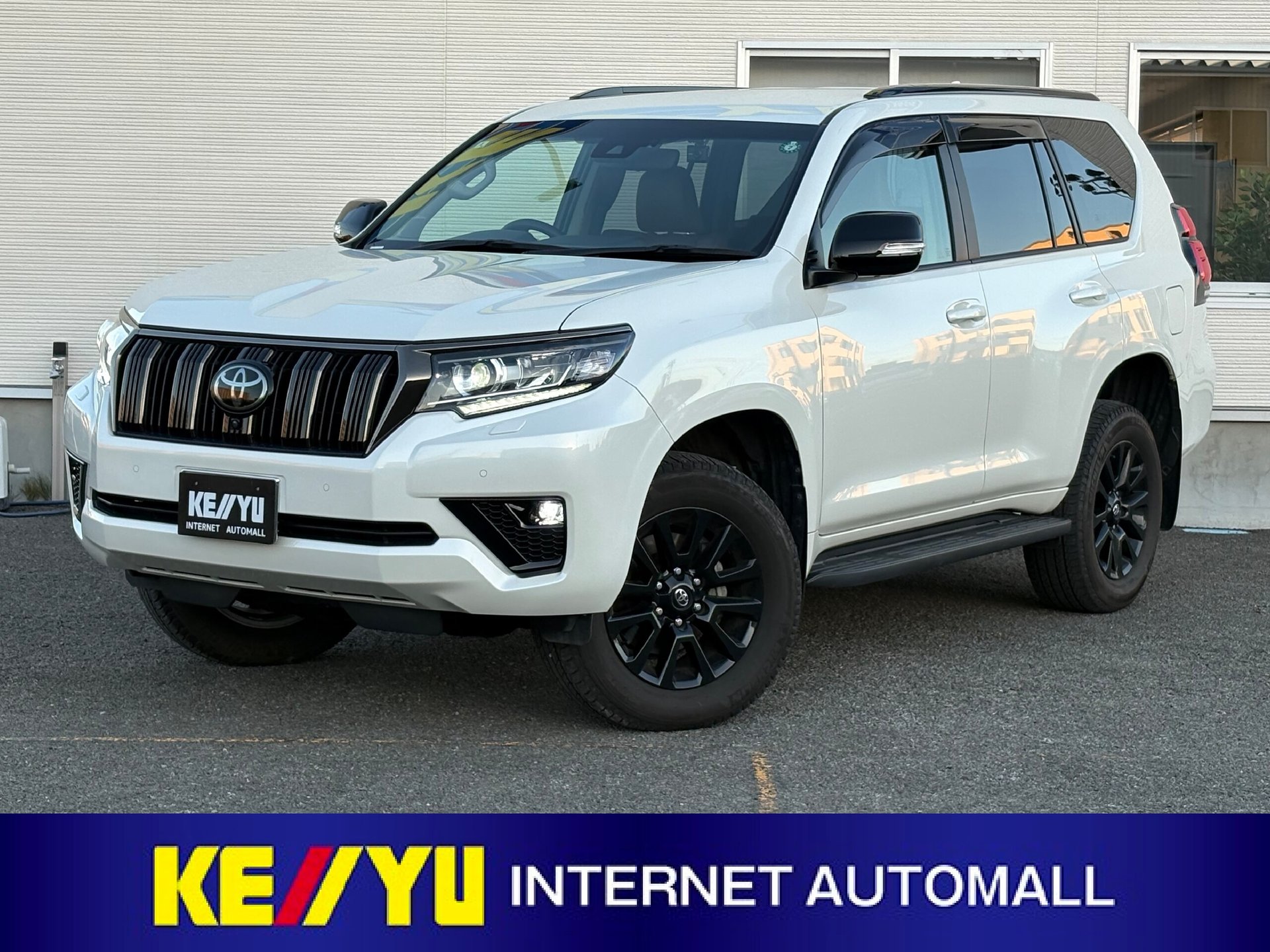 TOYOTA LAND CRUISER PRADO - View 1