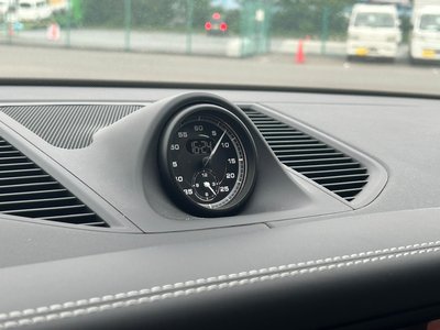 PORSCHE MACAN - 5