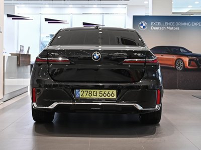 BMW 7 SERIES - 4