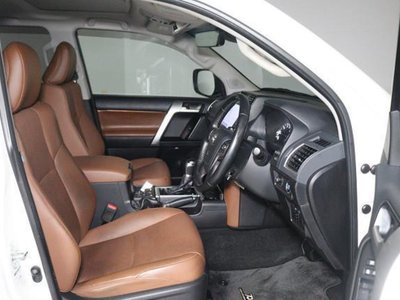 TOYOTA LAND CRUISER PRADO - 9