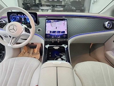 MERCEDES-BENZ EQE - 5