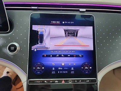 MERCEDES-BENZ EQE - 10