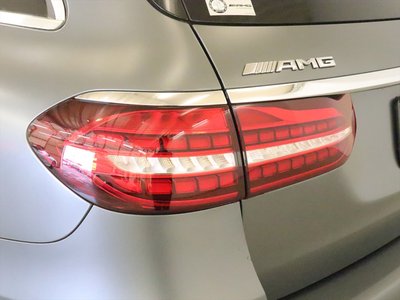 MERCEDES-BENZ E-CLASS AMG - 9